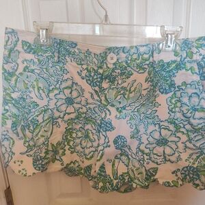 Lilly Pulitzer Buttercup Scallop Hem shorts, size 12